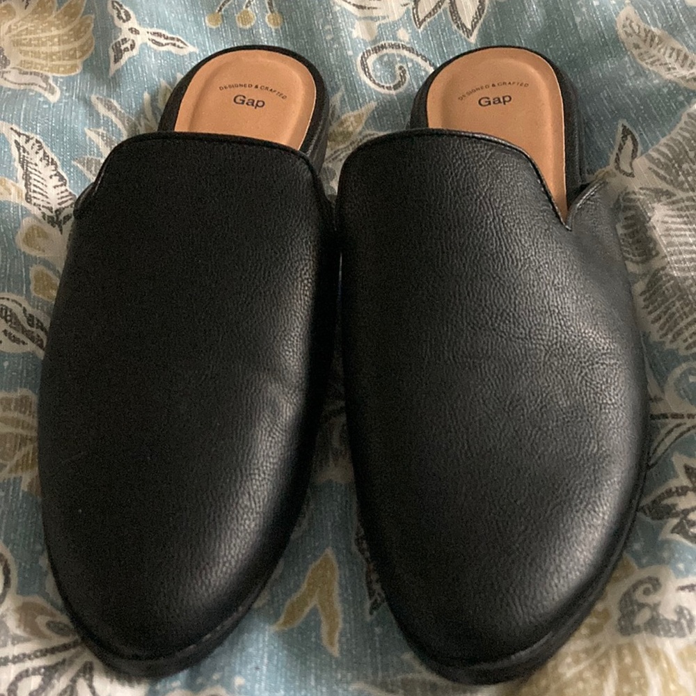 Gap Black Mules